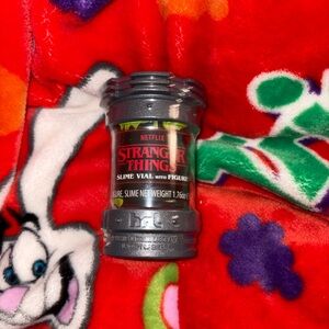 STRANGER THINGS SLIME VIAL WITH FIGURE 1.76 OZ NEW QUICK SHIP